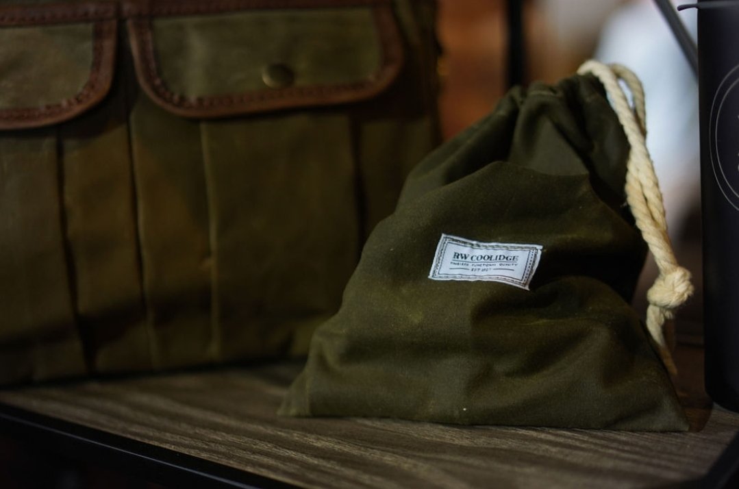 Coolidge Dry Pouch