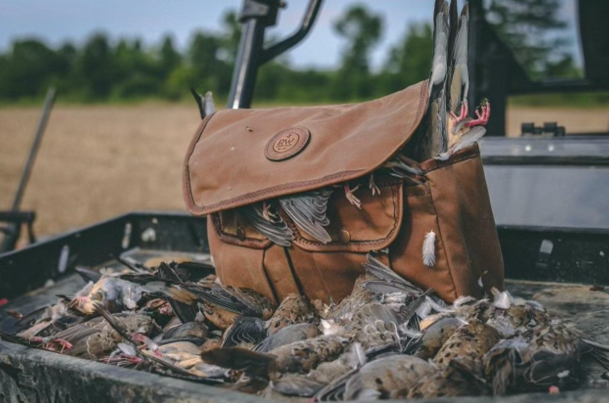 Vergis Large Field Bag