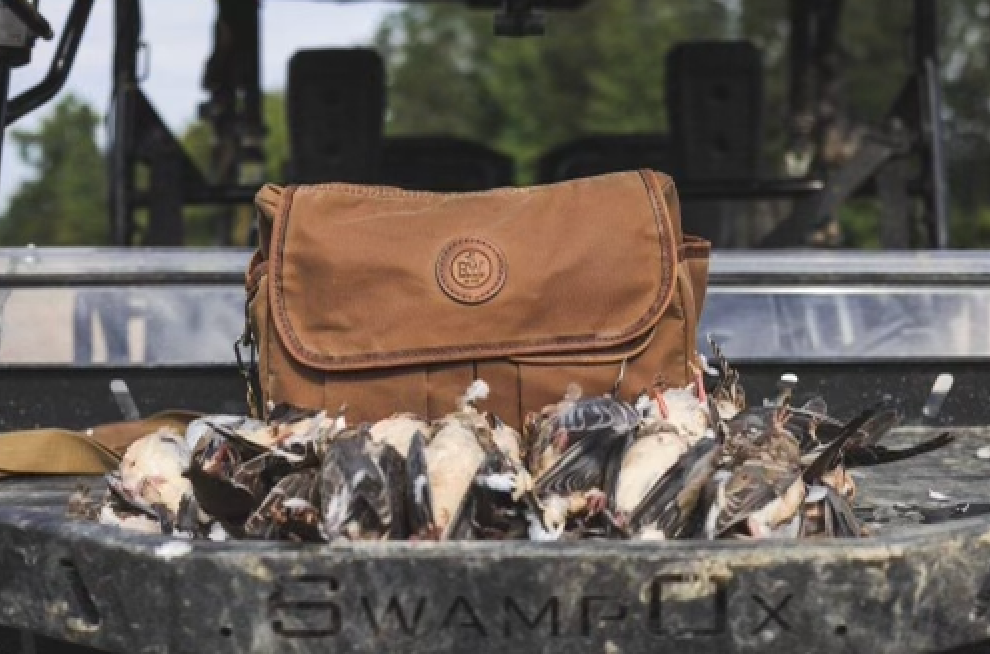 Vergis Large Field Bag